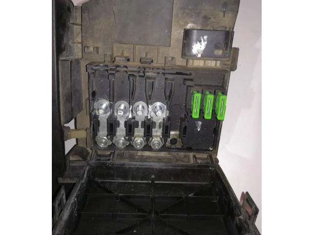   Pojistková skříňka    Volkswagen New Beetle 2008