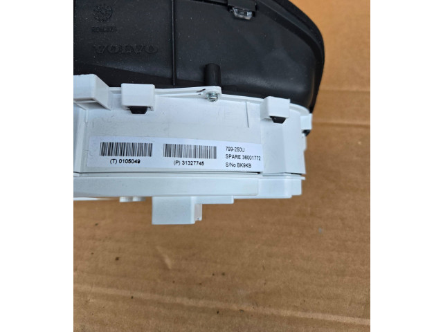 Панель приборов 31327745   Volvo V70       