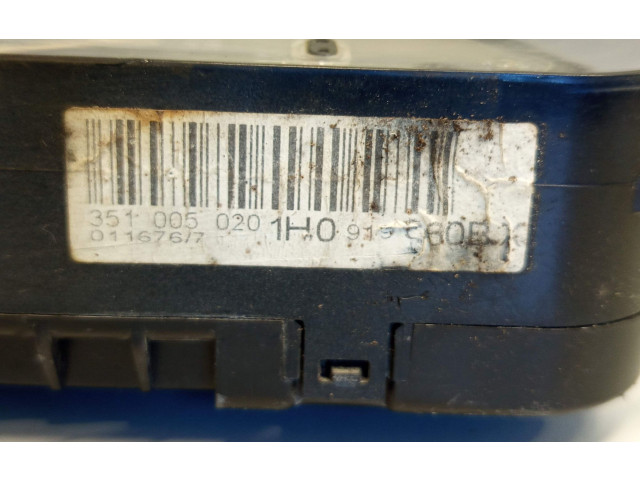 Панель приборов 851005020, 1H0919860BX   Volkswagen Golf III       