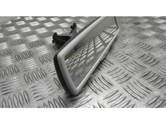 Зеркало заднего вида (в салоне)