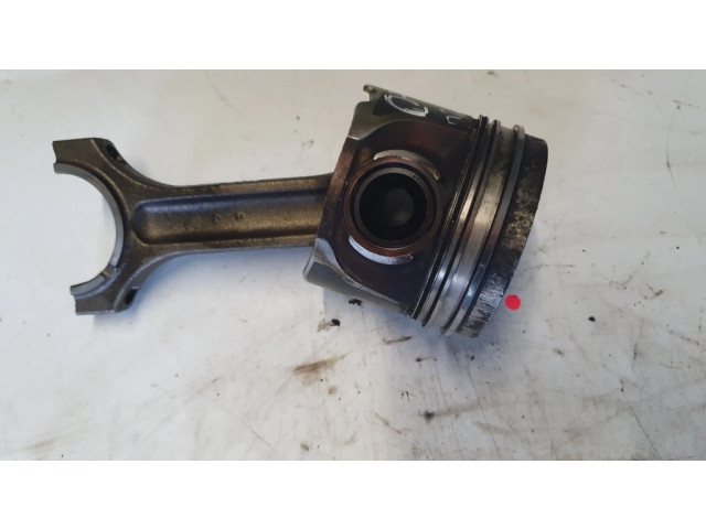 Píst BMW 5 E60 E61 pro naftový motor 3.0