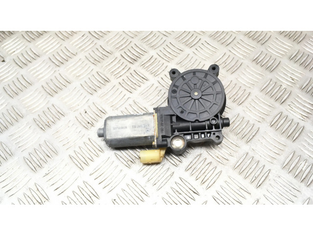 Передний двигатель механизма для подъема окон