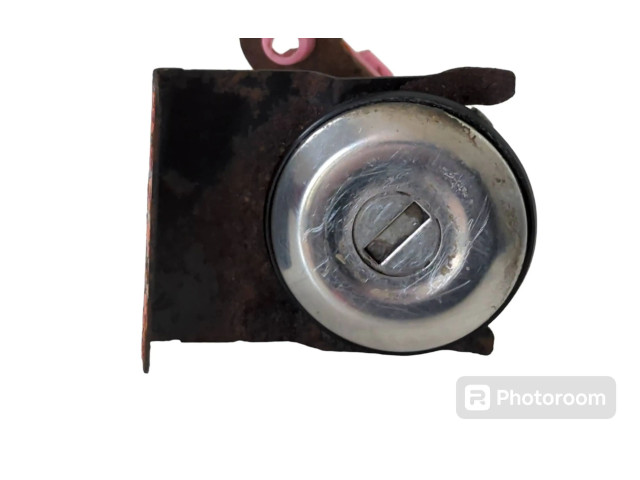 Zámek zadních dveří Subaru Forester SF 1999