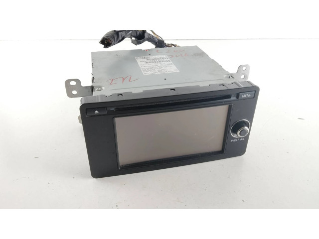 Радио/ проигрыватель CD/DVD / навигация