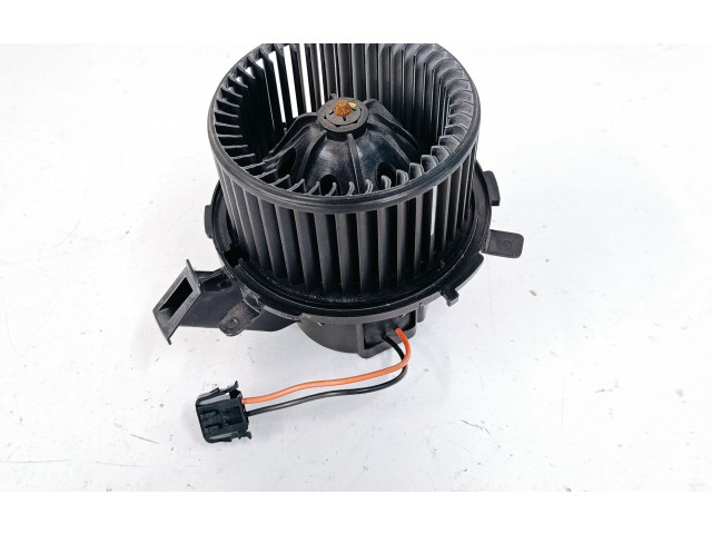 Вентилятор печки 75031 Audi Q5 SQ5