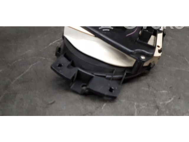 Панель приборов 8200377739   Dacia Logan I       