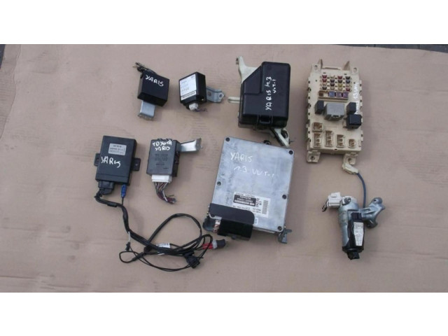 Блок управления двигателя 8966152082 Toyota Yaris
