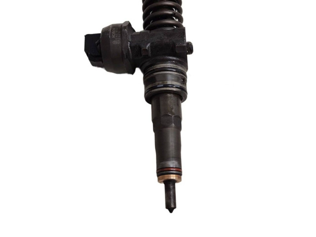 Форсунка 038130073BN    Volkswagen Jetta V  BLS 