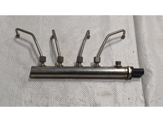 Vstřikovací lišta 7585411 BMW 3 GT F34 pro benzínový motor 2.0