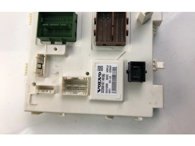 Блок управления 32268107AB Volvo XC40