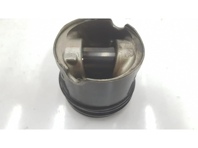 Píst 8506105 BMW X5 F15 pro naftový motor 3.0