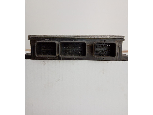 Блок управления двигателя 8200911568, 8200758530 Dacia Logan I