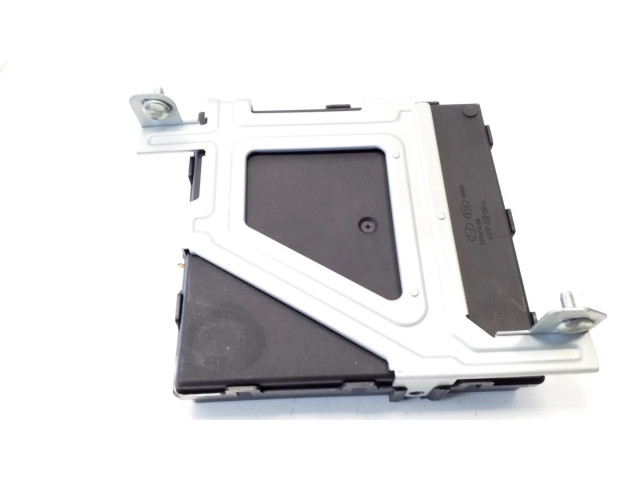 Блок управления 95400J7490   KIA Ceed