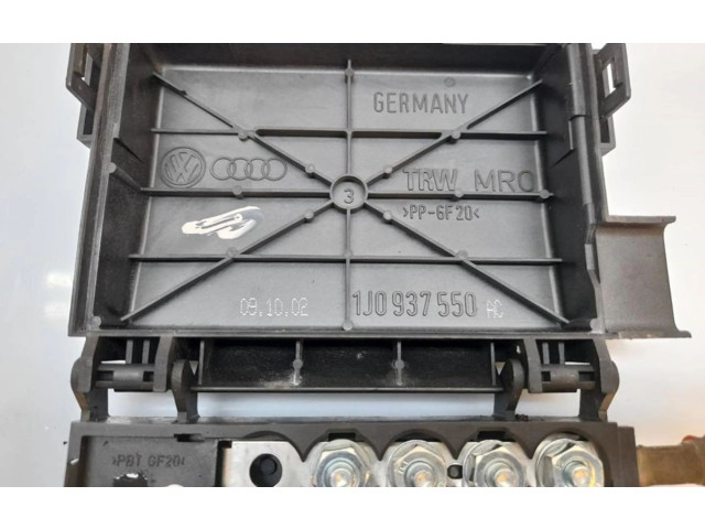 Блок предохранителей 1J0937550AC, 1J0937550AC Audi A3 S3 8L