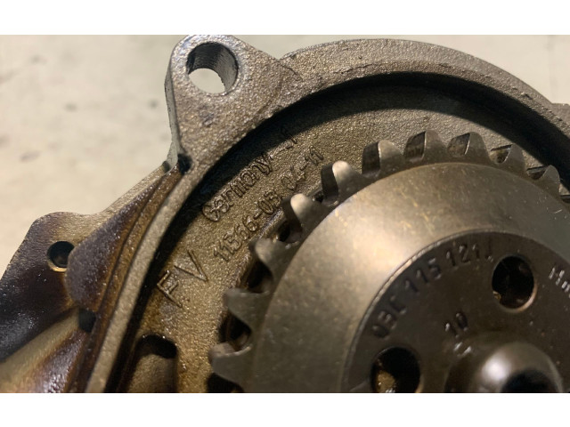 Масляный насос 03C115121J, 03C115105Q Volkswagen Golf VI