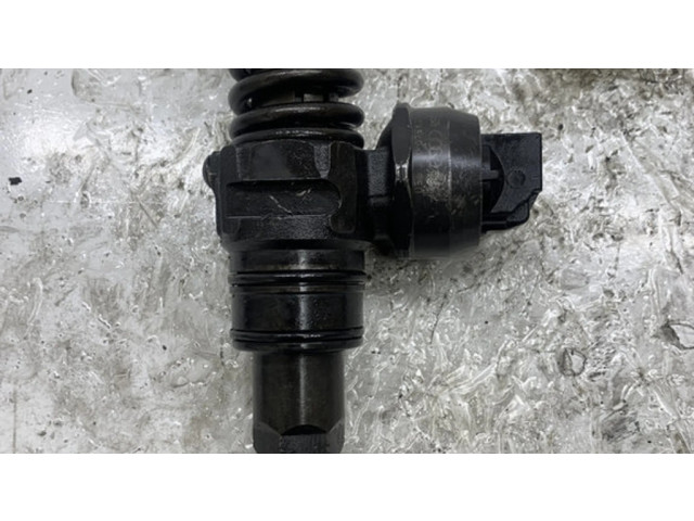 Vstřikovač 038130073, 038130073AS Audi A4 S4 B6 8E 8H pro naftový motor 1.9