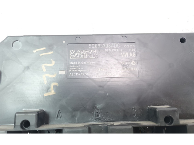 Блок управления 5Q0937084DC Audi Q2 -