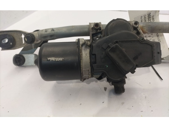 Моторчик дворников 95168357    Chevrolet Aveo