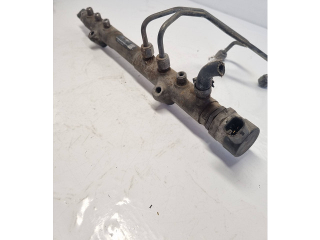 Топливная рампа 30777554, 052647L5   Volvo S80   для двигателя D5244T4