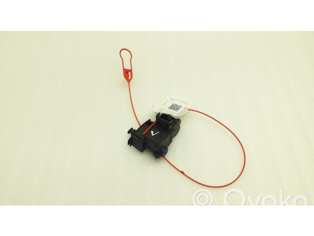 Degalų bako dangtelio spynos varikliukas