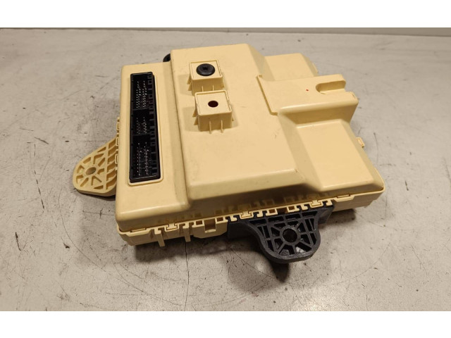 Блок предохранителей 954002P976   KIA Sorento