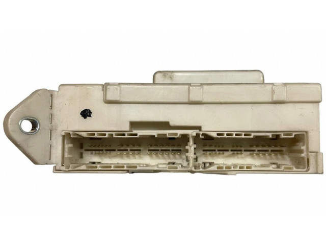 Блок предохранителей  8267253040   Lexus IS 220D-250-350    