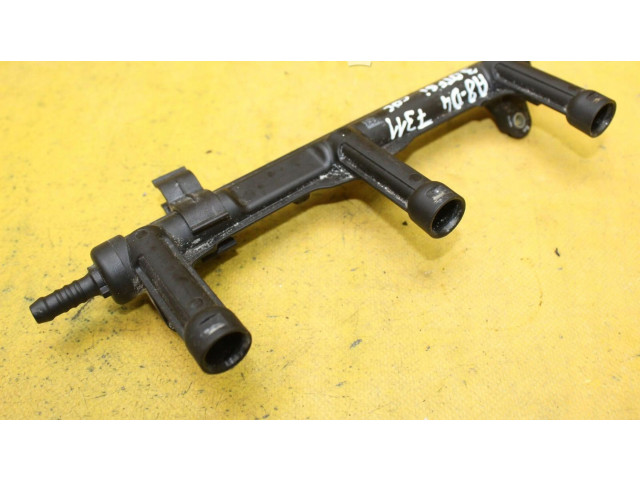 Vstřikovací lišta 06E133681L   Audi A8 S8 D4 4H     