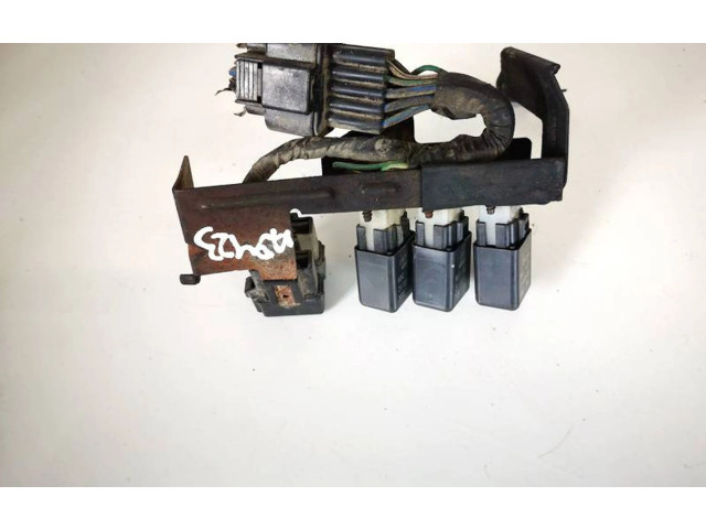 Ящик предохранителей (комплект) Mitsubishi Pajero Sport I  1996 - 2008 года       