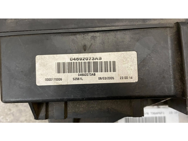Блок предохранителей 04692073AB, 662AJ   Jeep Grand Cherokee (WK)    