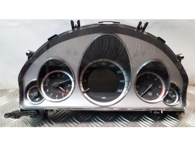 Přístrojová deska Mercedes-Benz E W212 2011 A2C53257171, A2129001508