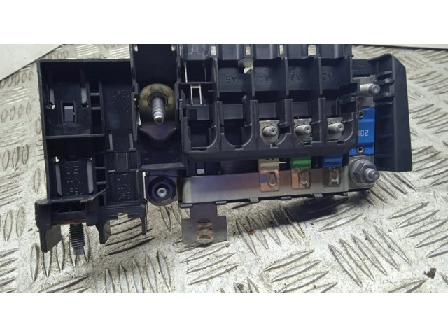 Узел подключения плюсовых проводов