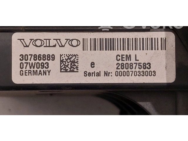 Блок предохранителей 30786889, 28087583   Volvo V70    
