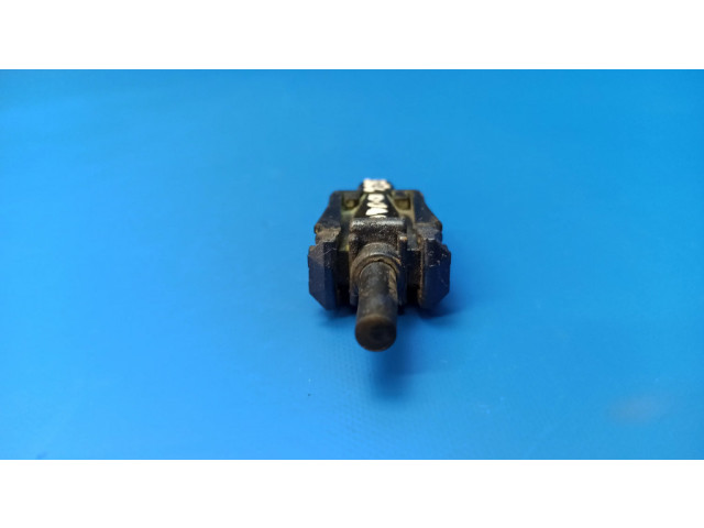 Передний датчик открытия / закрытия двери (крыло)