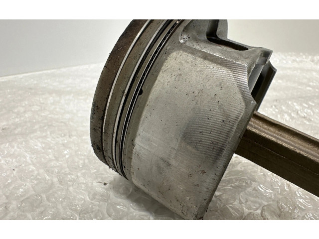 Píst Mercedes-Benz CLS AMG C219