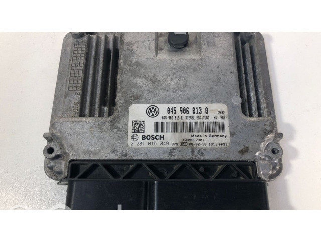 Блок управления двигателя 045906013Q   Skoda Fabia Mk2 (5J)