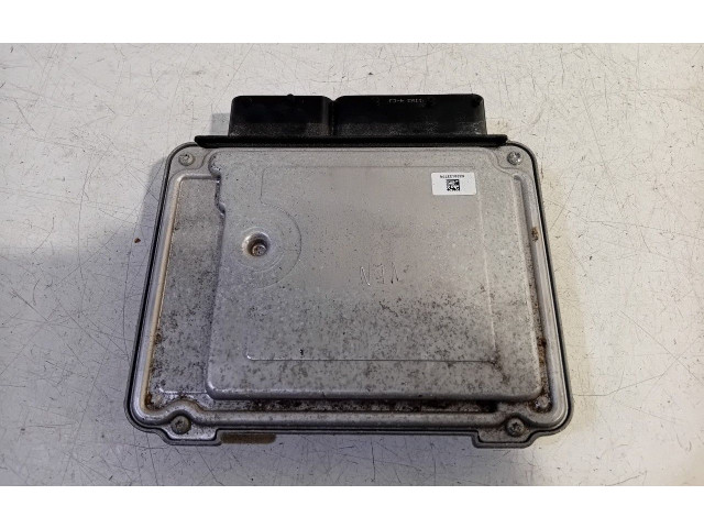 Блок управления двигателя    Audi Q3 8U