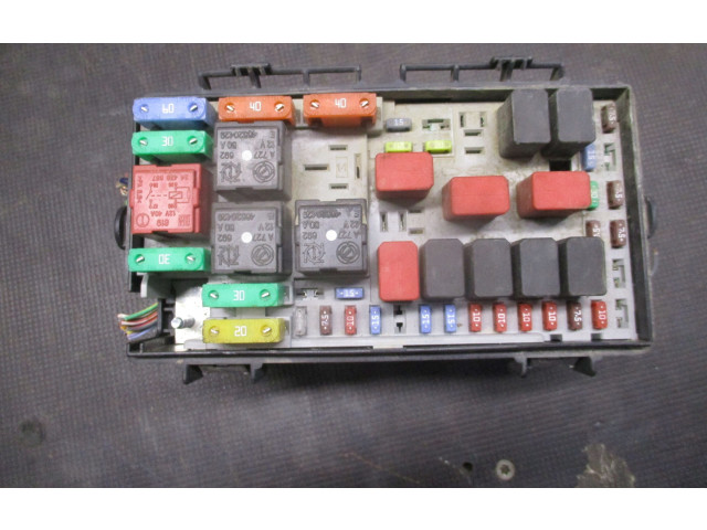 Блок предохранителей 51737884 Fiat Grande Punto