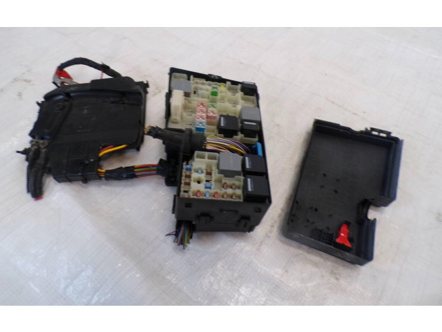 Блок предохранителей  GV4T-14K733-BMG   Ford Kuga II    