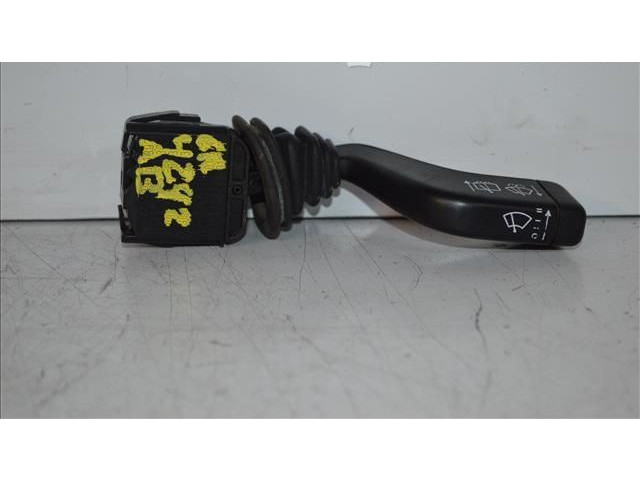 Ручка стеклоочистителей 090243395 Opel Astra F