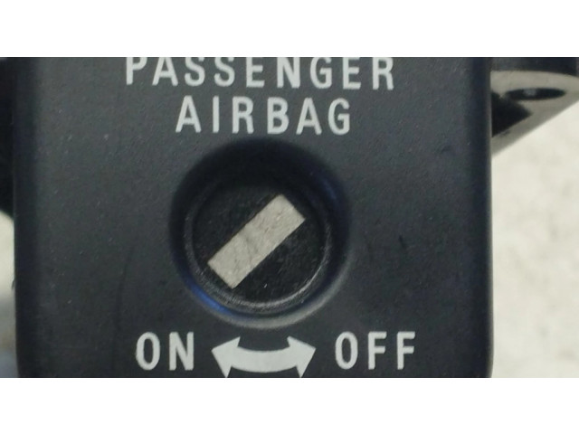 Включатель надувной подушки для пассажира