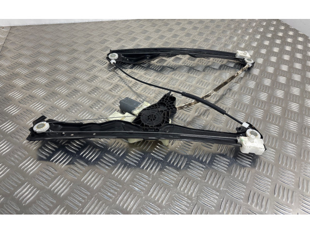 Блок предохранителей  9677734780   Peugeot 308    