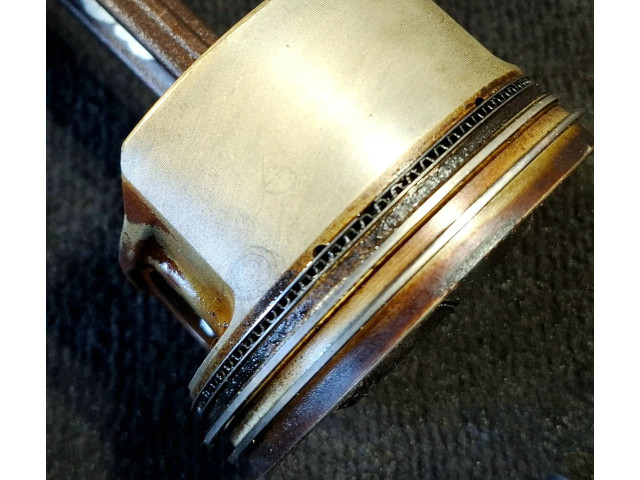 Поршень с шатуном Volvo S80