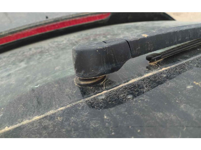 Моторчик заднего дворника 8V0955711B Audi Q2 -