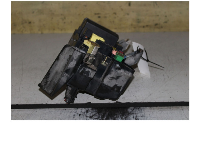 Pojistková skříňka Mitsubishi Pajero 2000