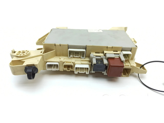 Блок предохранителей 8273050080, 0J220052 Lexus LS 430