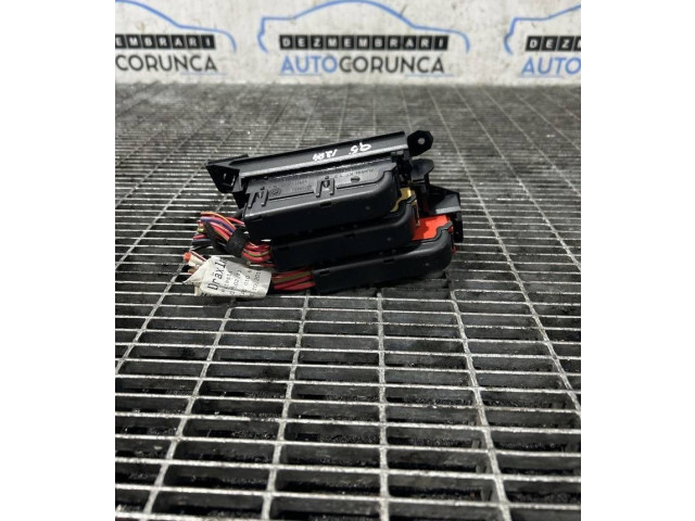 Блок предохранителей Audi Q5 SQ5