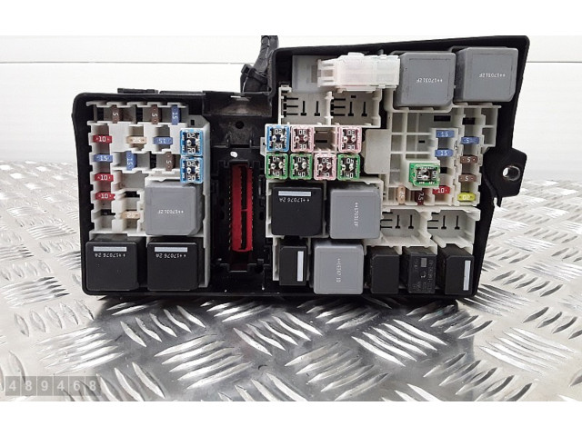 Блок предохранителей AV6T14A067AD   Ford Transit -  Tourneo Connect    