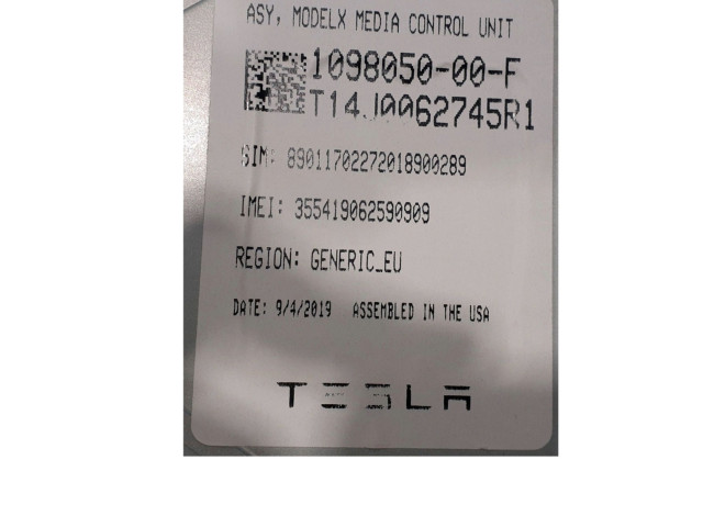Дисплей 109805000F Tesla Model S