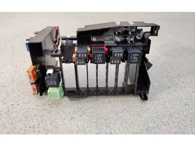 Pojistková skříňka 4H0907348C Audi A8 S8 D4 4H 2010