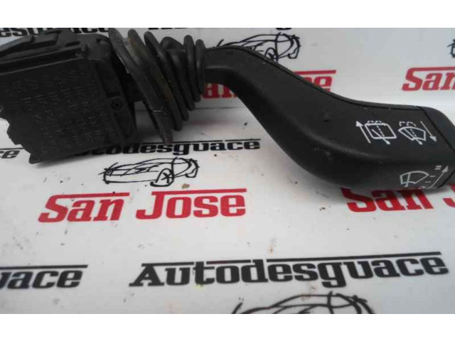 Включатель стеклоочистителей 90243395 Opel Calibra